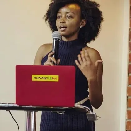 Carol Kariuki leading a Developer Circles session in Nairobi